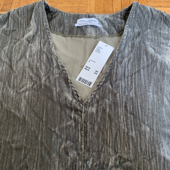 NWT Urban Outfitters Crushed Velvet Green Top sz S - Picture 5 of 7